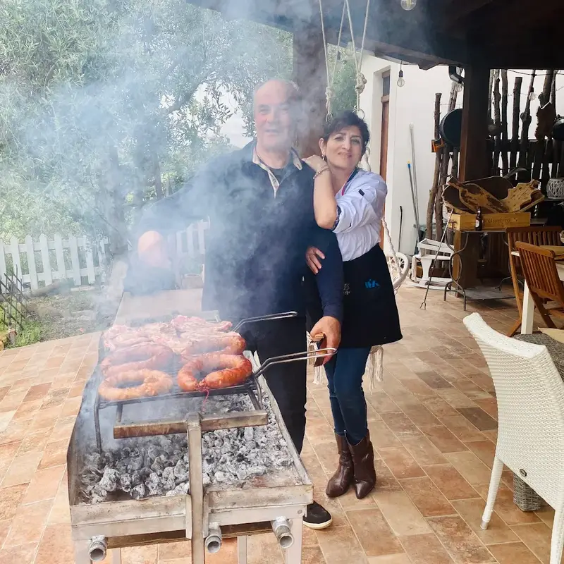 Antonella e Giuseppe al Barbecue a Villa Torre Accio