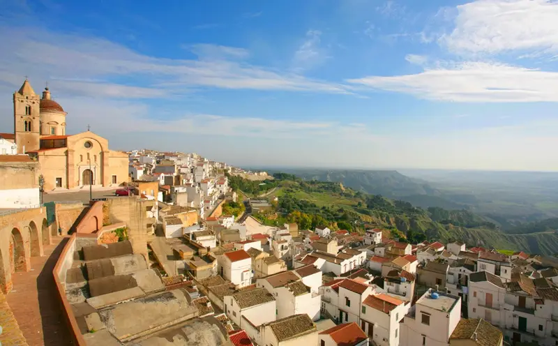 Scorcio panoramico sulle case bianche del Rione Terravecchia a Pisticci